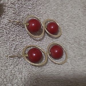 Fun  Dangle Red earringd